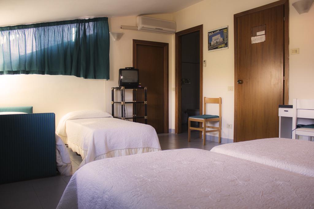 Hotel Falisco Fabrica di Roma Kamer foto